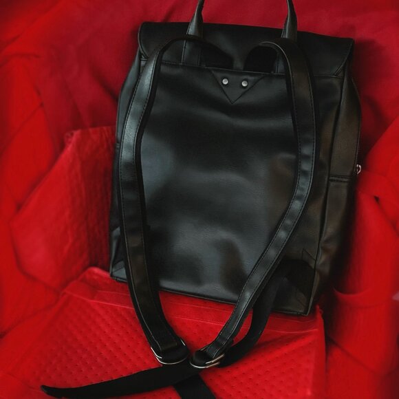 Matt & Nat PAXX Black Vegan Leather Laptop Backpack - Picture 4 of 7